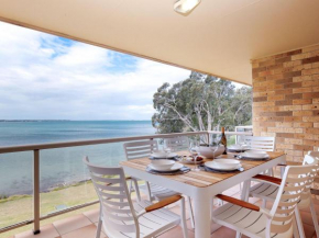 3 'Pelican Sands', 83 Soldiers Point Rd - stunning waterfront unit with magical water views & air conditioning